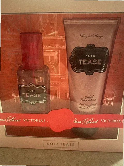 Victoria's Secret 2 Piece Gift Set Body Mist Spray Splash Fragrance Lotion New
